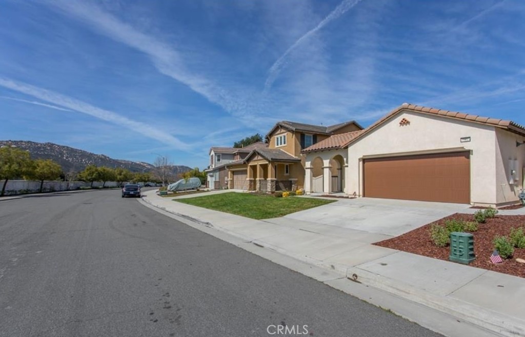 46815 Peach Tree Street