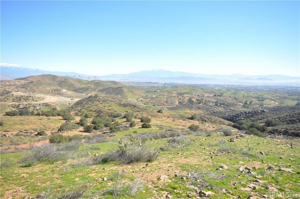 Build your private custom home on this amazing unimproved land in Perris, CA. With 20 acres to stretch out, you can use your imagination for just about any project. Conveniently located to the freeway and other improved communitires, this parced could also be a future investment in real estate. Take a look, the possibilites are endless.