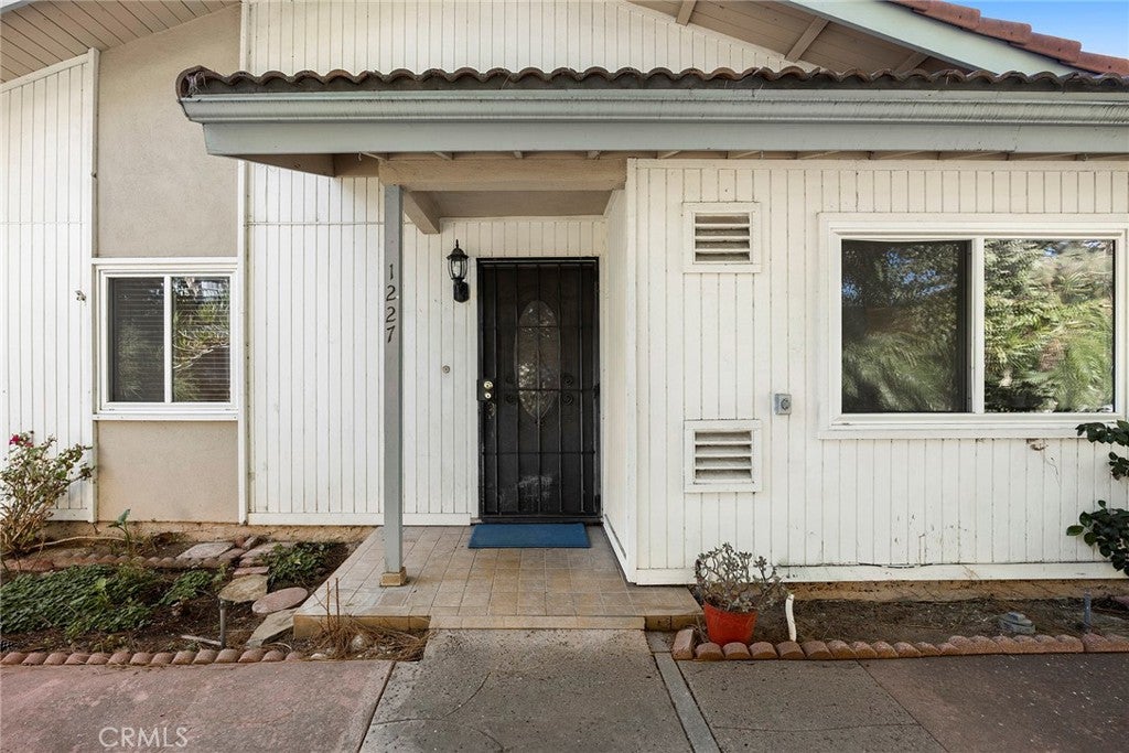 1227 Paseo Dorado 8