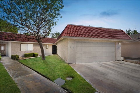 Photo of 27535 Lakeview DR #39, Helendale, CA 92342 (MLS # HD26217405)
