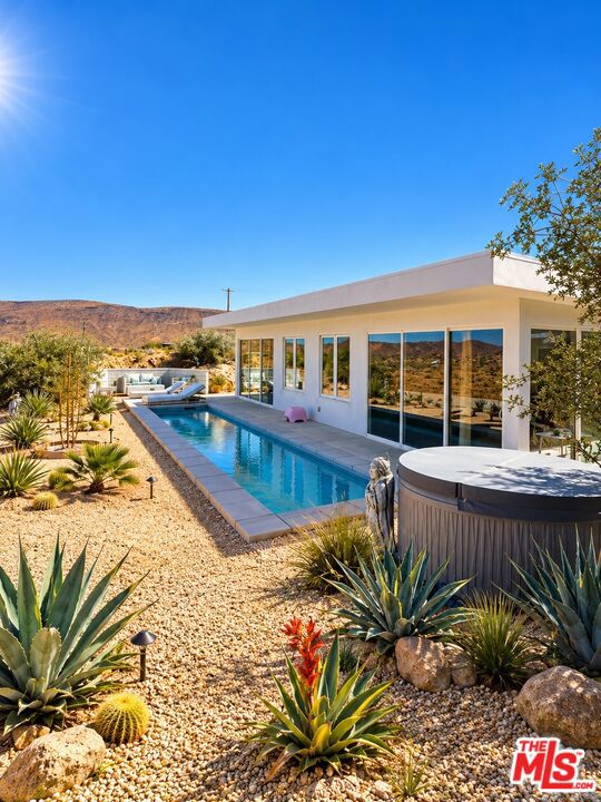 5195 Pioneertown Road