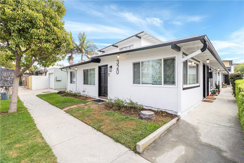 Photo of 320 7th Street, Seal Beach, CA 90740 (MLS # PW25270055)
