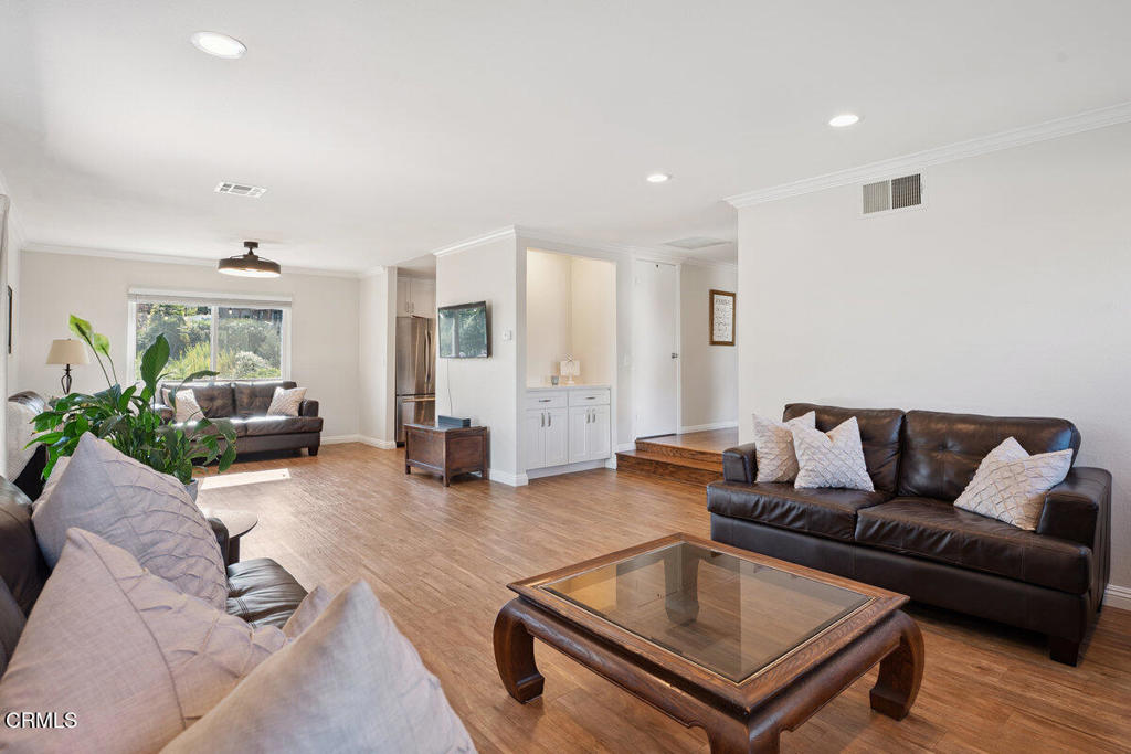Properties 3 354 Larch Crest Court