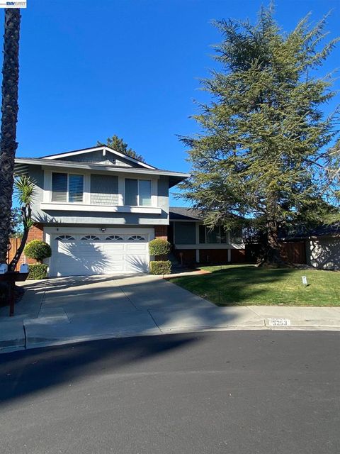 Photo of 3253 Pomace Court Ct, Pleasanton, CA 94566 (MLS # 41130504)