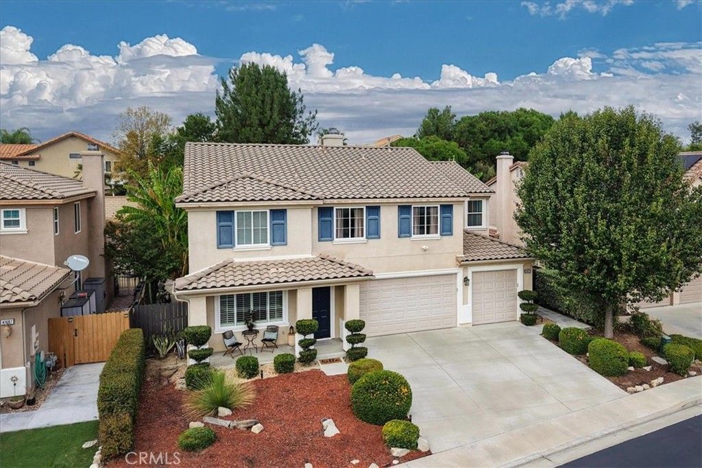Photo of 41675 Broad Oak St, Murrieta, CA 92562 (MLS # SW25237897)