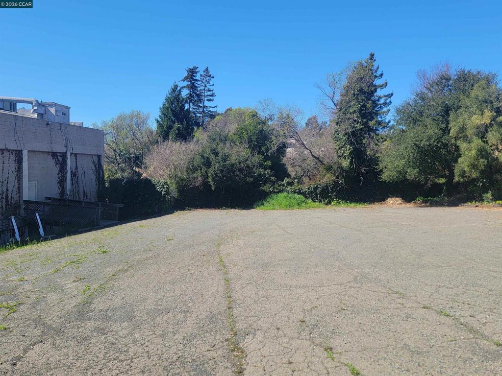425 Appian Way