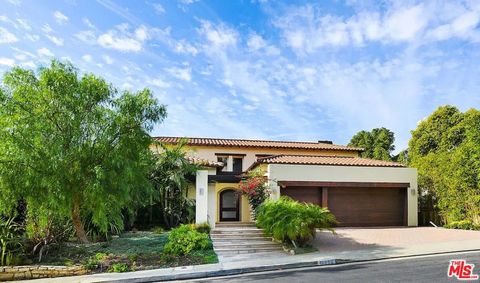 Tiny photo for 16895 Calle De Sarah, Pacific Palisades, CA 90272 (MLS # 26833643)