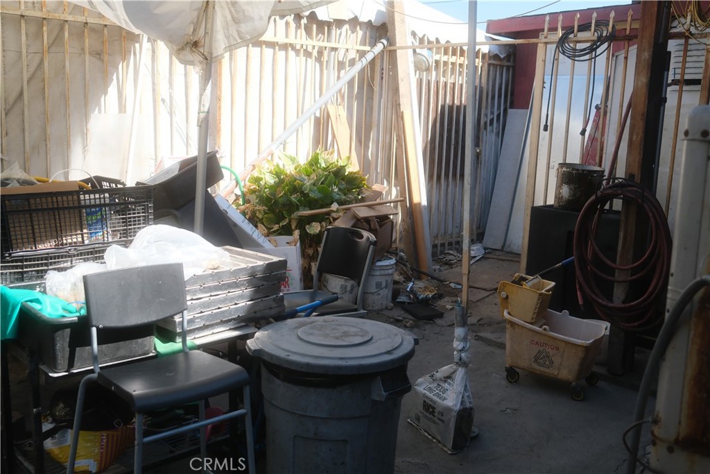 10337 San Fernando Road