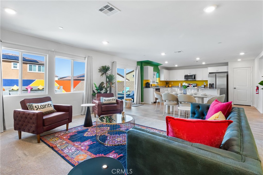 Mariposa Pointe - Residential