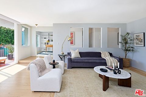 Photo of 1020 19th Street #6, Santa Monica, CA 90403 (MLS # 26650433)