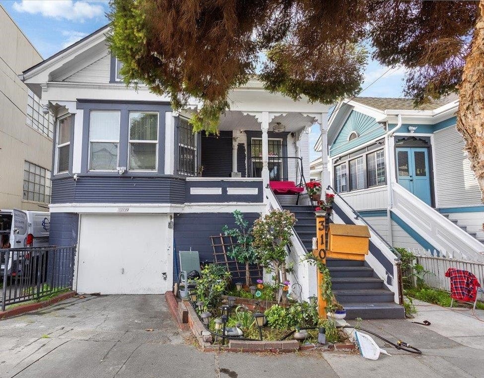 3109 Elmwood Ave