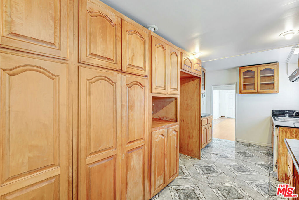 1145 W 89th Street