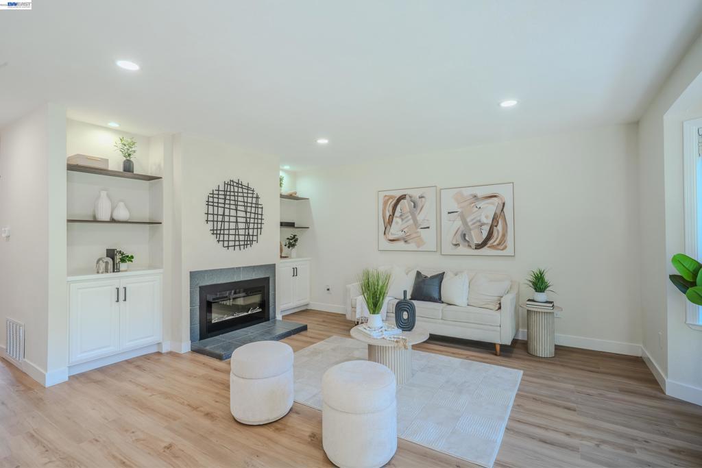 6151 Joaquin Murieta Ave D