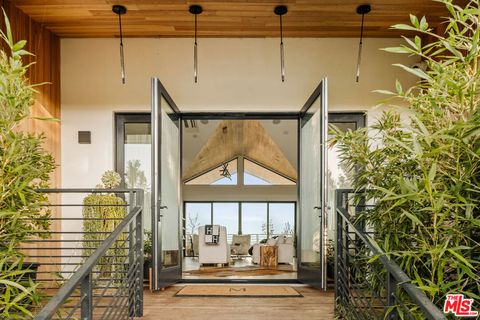 Photo of 5904 Kanan Dume Road, Malibu, CA 90265 (MLS # 25580947)