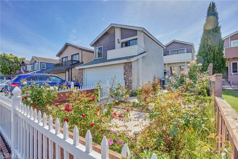 Photo of 1409 Lakeside Lane, Huntington Beach, CA 92648 (MLS # IV26147091)