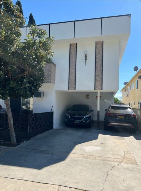 Photo of 14218 Sylvan Street, Sherman Oaks, CA 91401 (MLS # BB26108071)