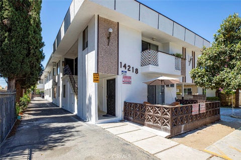Photo of 14218 Sylvan Street, Sherman Oaks, CA 91401 (MLS # BB26108071)