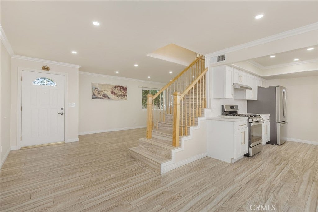 1234 E Broadway 5