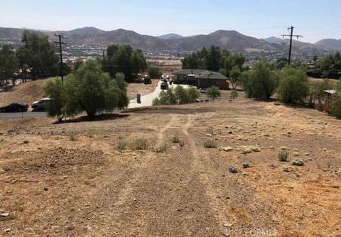 24460 Conejo Drive Menifee CA 92587