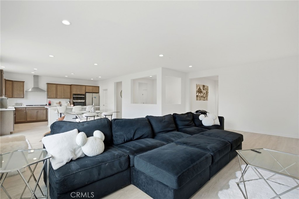 25337 Circle Stone