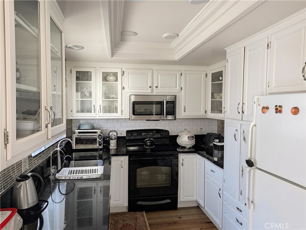 2056 VIA MARIPOSA E A