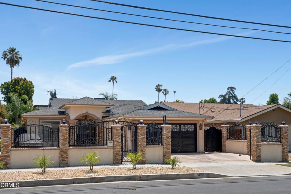 Photo of 7422 Orion Avenue, Van Nuys, CA 91406 (MLS # P1-22942)
