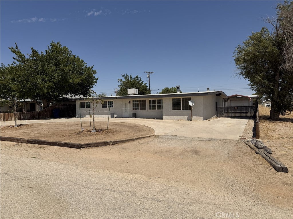 8537 Tamarack
