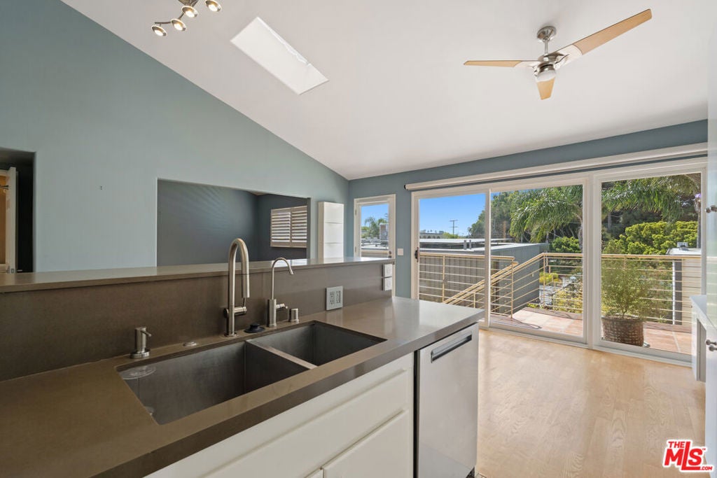 2216 4th Street 7, Santa Monica CA 90405