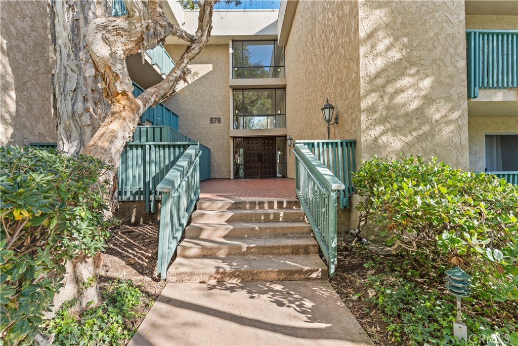 576 N Bellflower 233