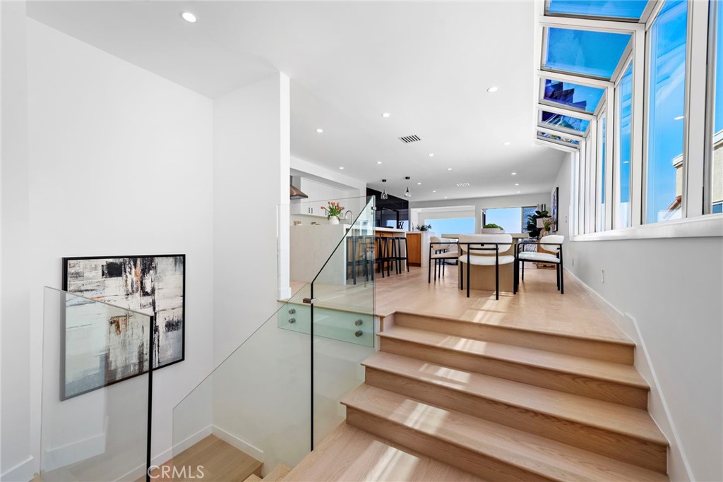 309 Carnation Avenue 4