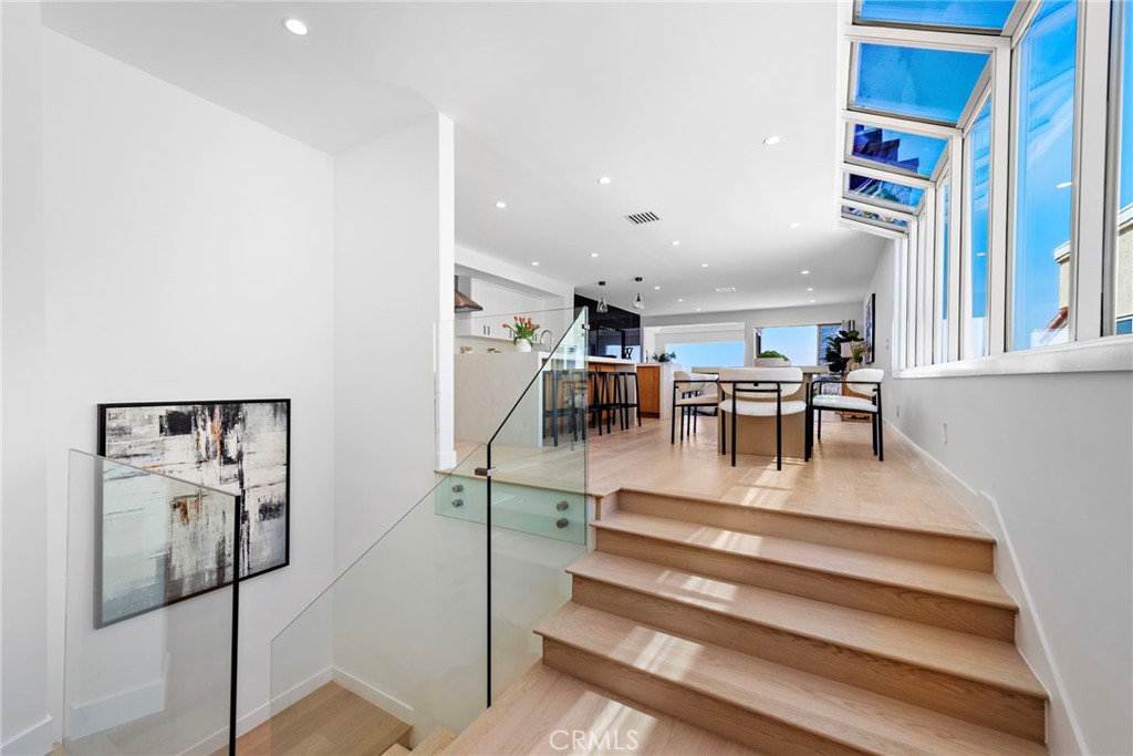 309 Carnation Avenue 4