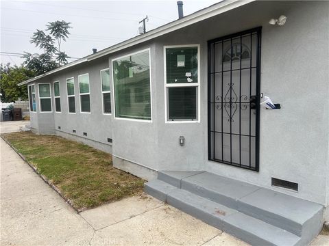 Photo of 350 W Poplar St, Compton, CA 90220 (MLS # DW25260300)