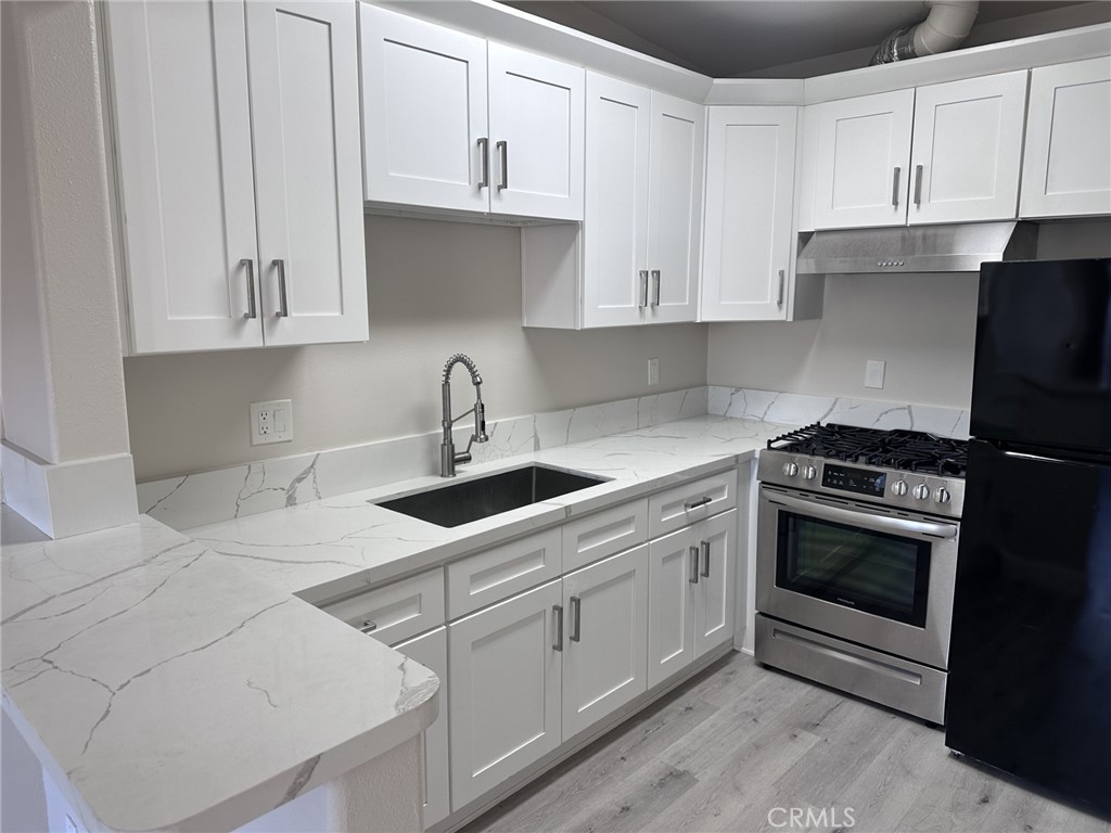 2119 E Westport 5