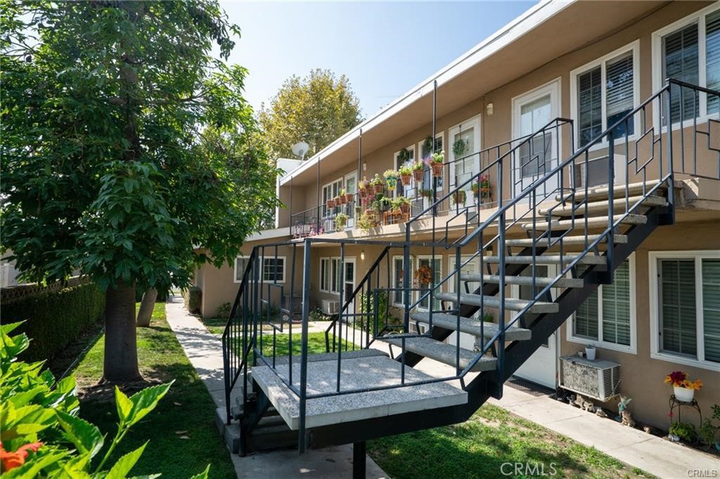 2119 E Westport 5