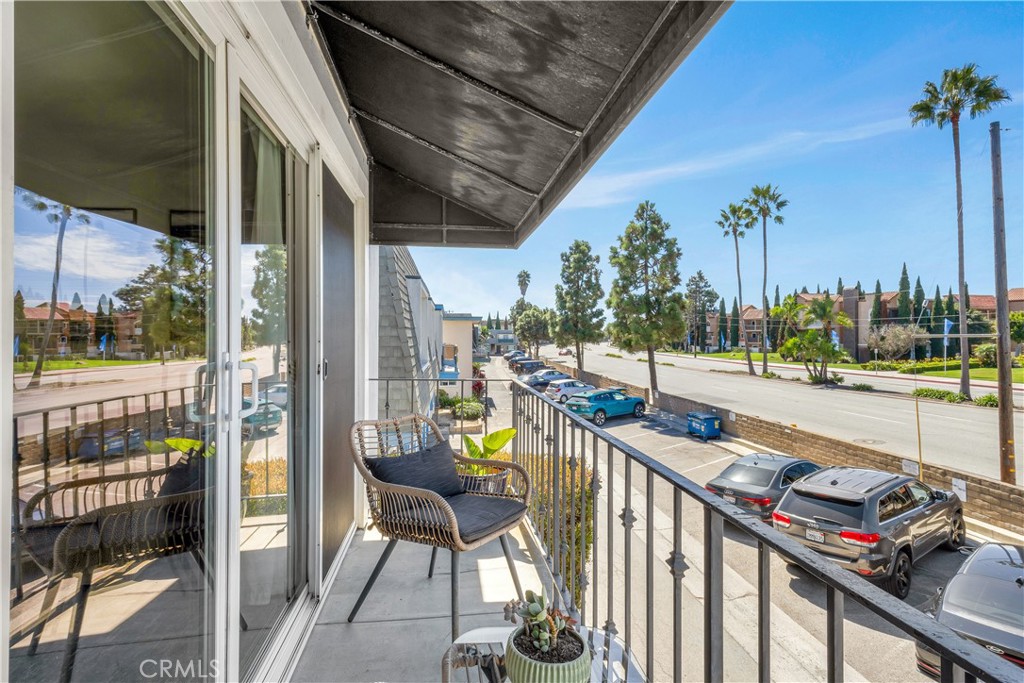 21662 Brookhurst - Residential