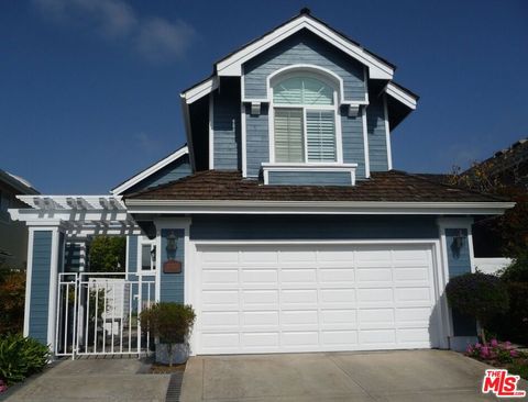 Photo of 2730 Point Del Mar, Corona Del Mar, CA 92625 (MLS # 26837529)