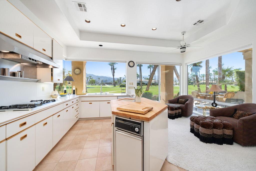 Desert Horizons C.C. - Residential Lease