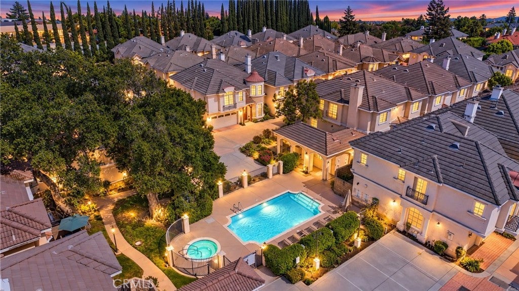 454 W Duarte D