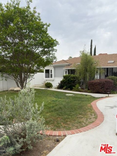 Photo of 5419 Gentry Avenue, Valley Village, CA 91607 (MLS # 26671721)