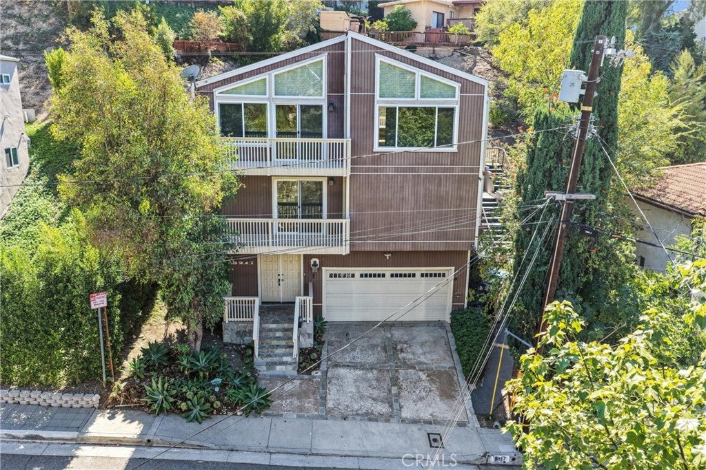 Photo of 5217 Marmol DR, Woodland Hills, CA 91364 (MLS # OC26213311)