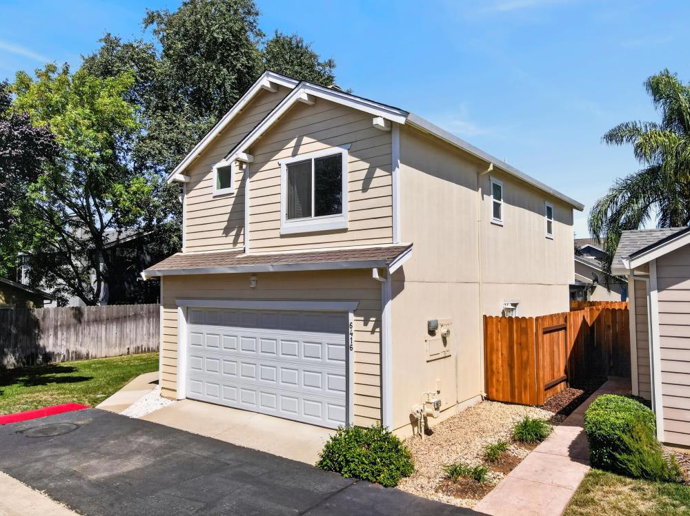6416 Laguna Mirage Lane