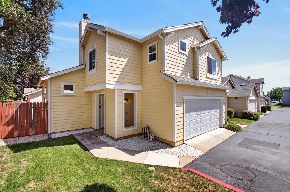 6416 Laguna Mirage Lane