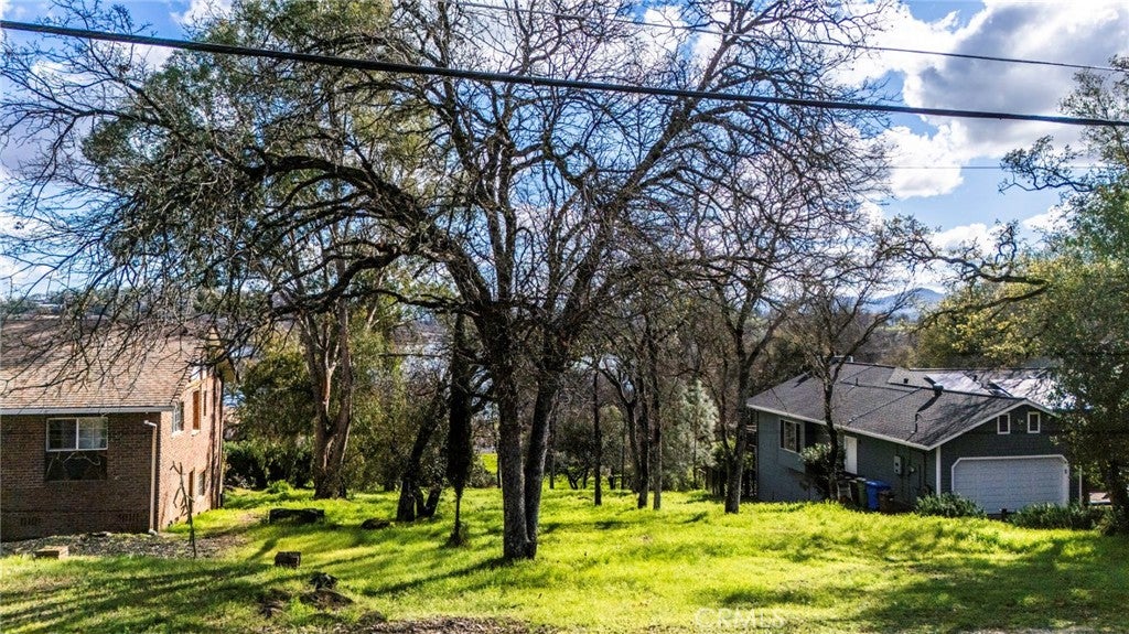 17682 Greenridge