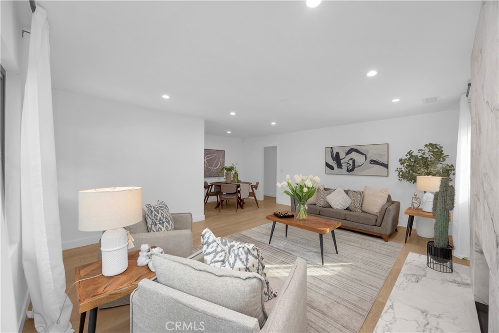 160 W Harcourt Street