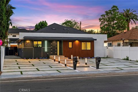 Photo of 14242 Hortense, Sherman Oaks, CA 91423 (MLS # SR26008025)