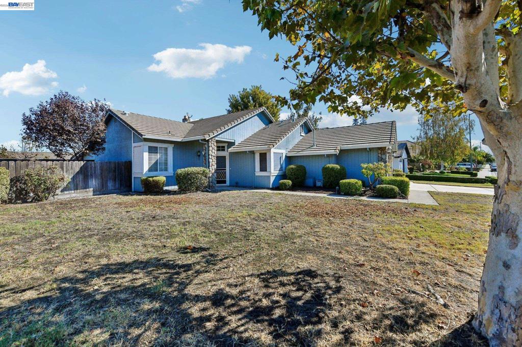 787 Chenin Blanc Dr