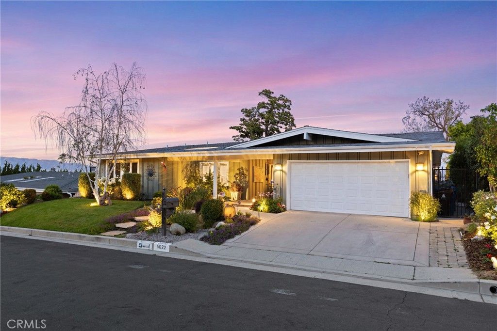 Photo of 6022 Pat Ave, Woodland Hills, CA 91367 (MLS # SR26078025)