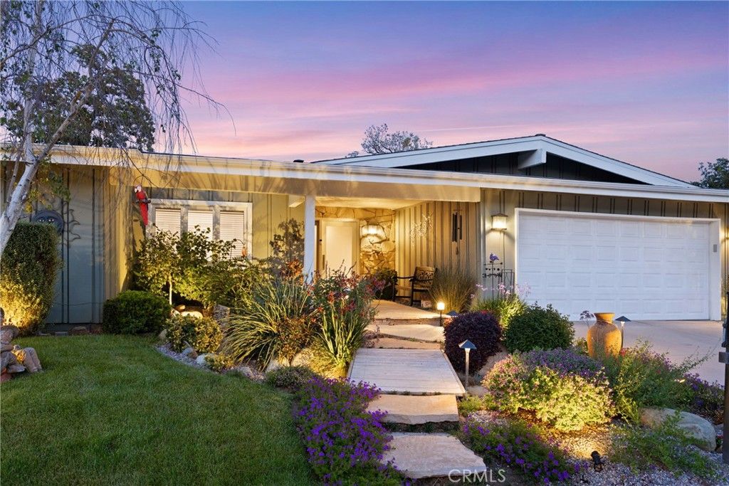 Photo of 6022 Pat Ave, Woodland Hills, CA 91367 (MLS # SR26078025)