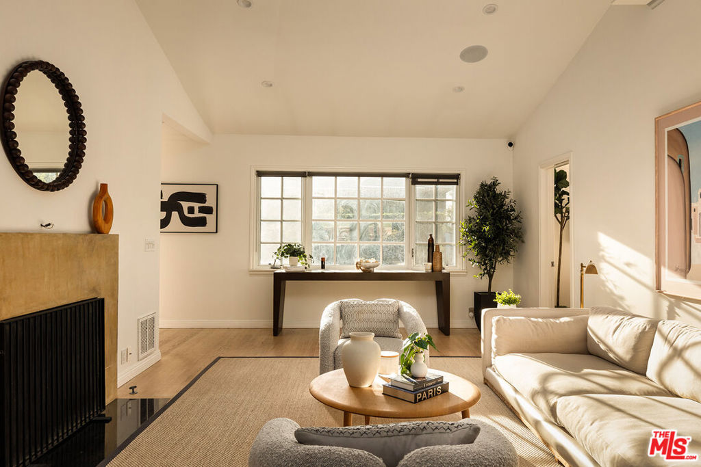 1954 Comstock Avenue