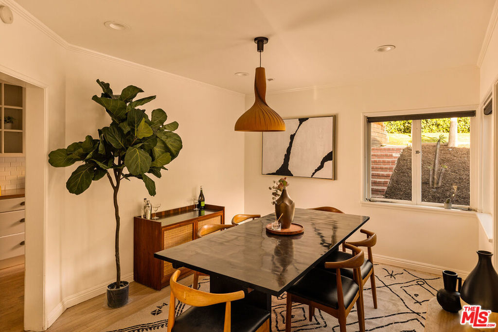 1954 Comstock Avenue